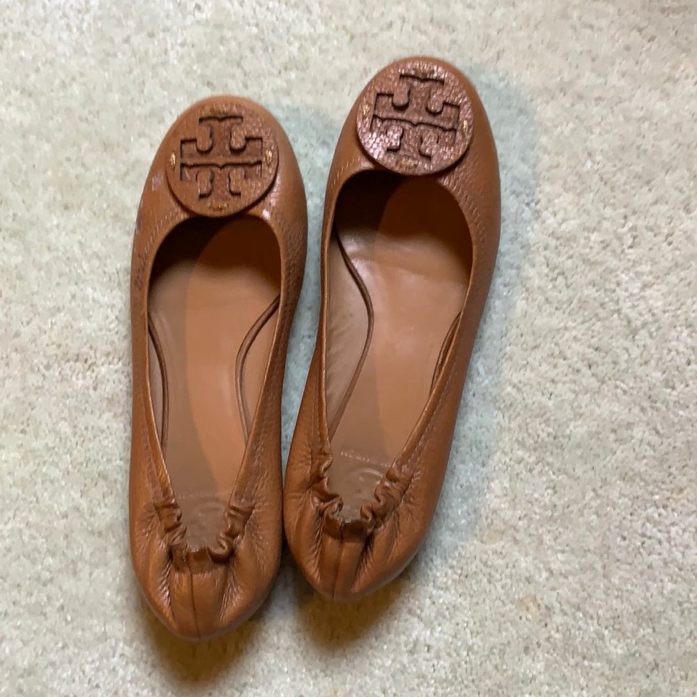 Tory Burch Reva flats size 8 tan color preowned